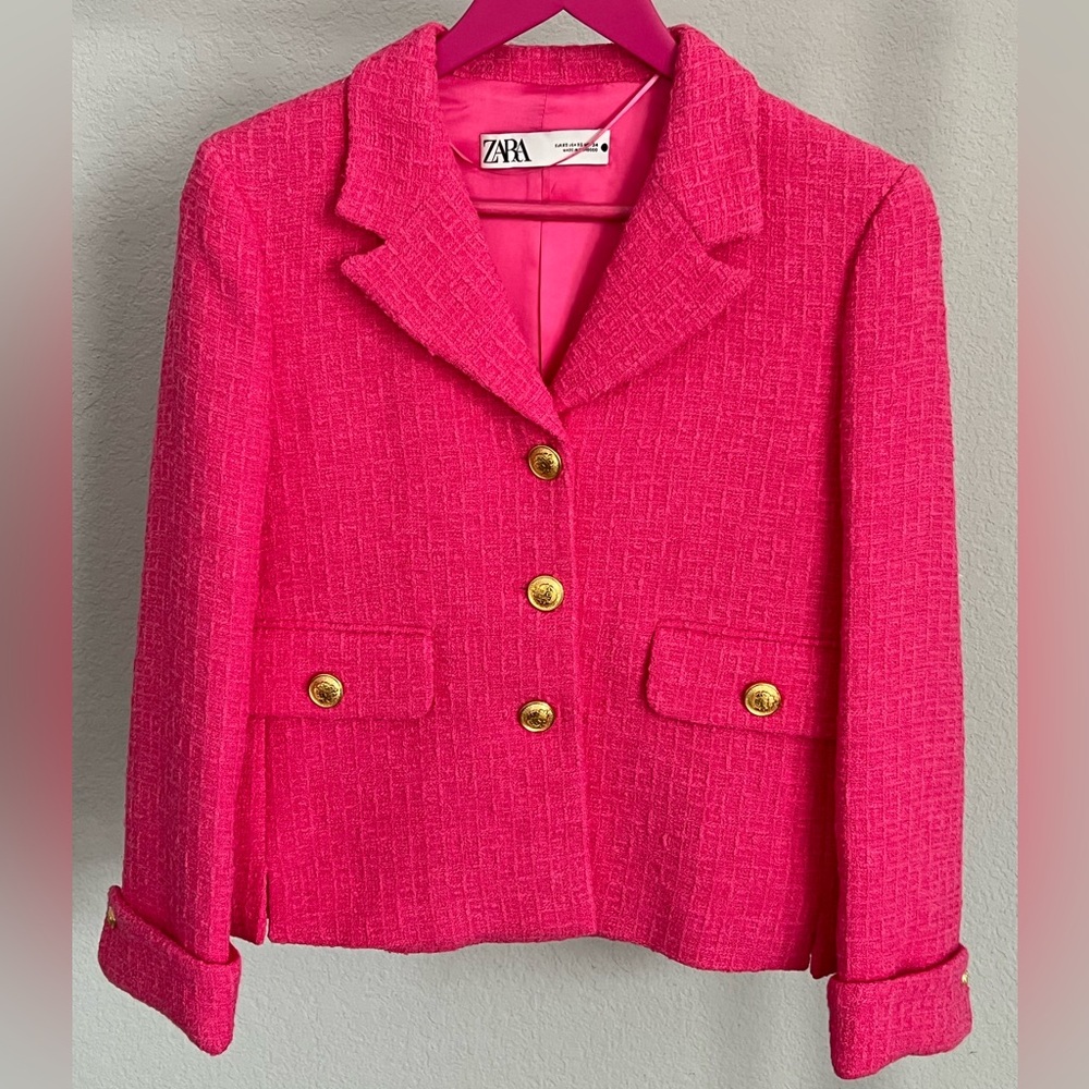 🩷NWOT🩷 - ZARA Textured Tweed Pink Blazer with Golden Buttons